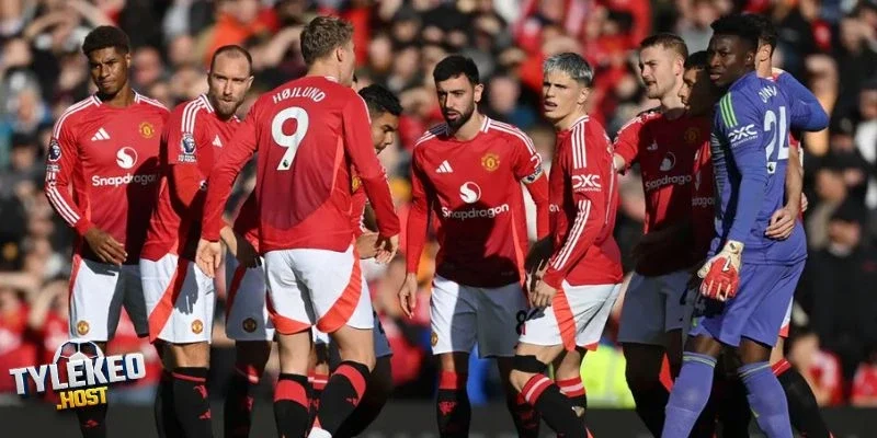 Quỷ Đỏ có lắng nghe lời khuyên của huyền thoại